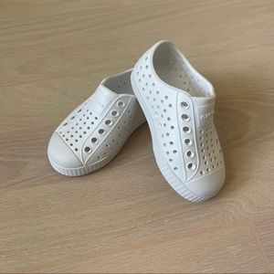 Native Jefferson in White, Little Kids, Size 6/C6 — Never Worn!